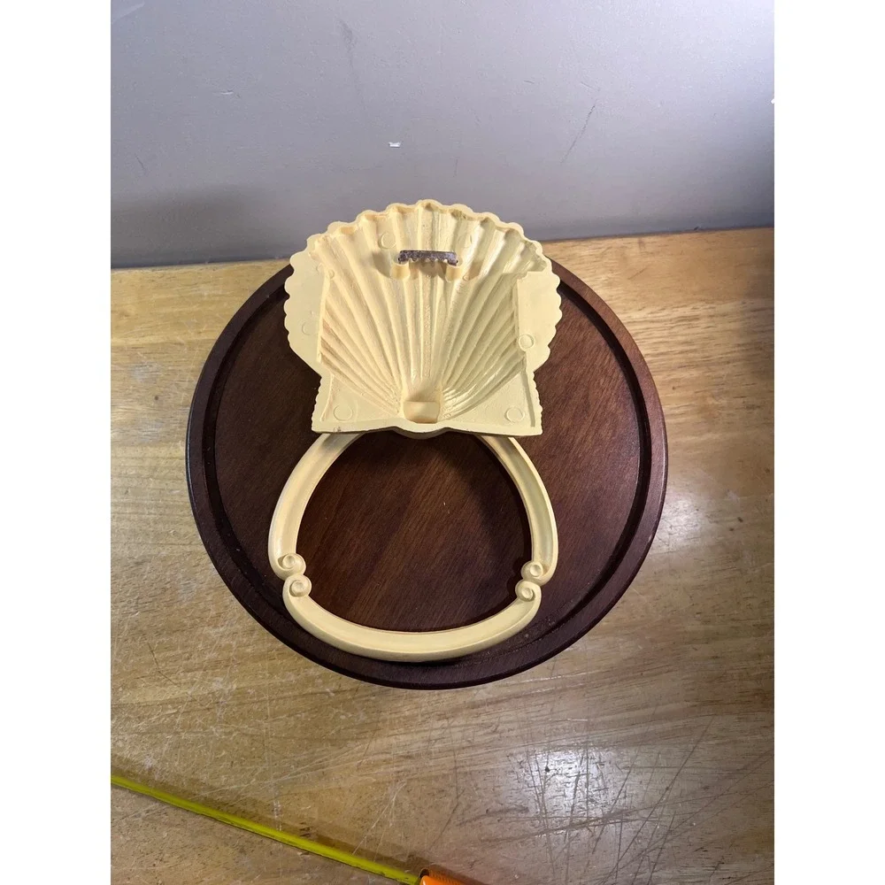 Vtg 1976 Syroco Yellow Sea shell Towel Ring Wall Mount Coastal Regency 3280 B